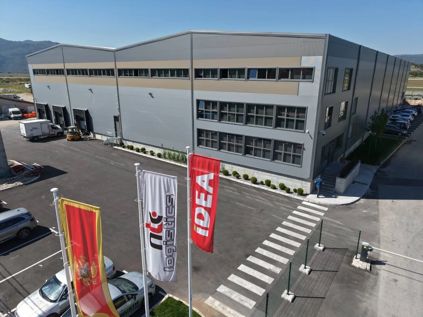 Ulazna fasada novog logističkog magacina