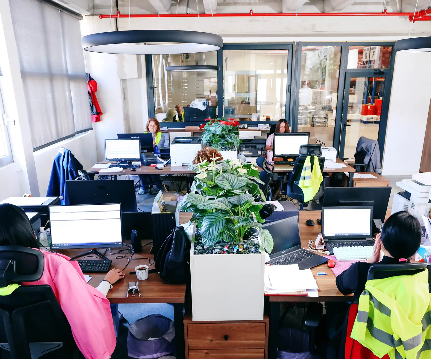 NTC Logistics tim u operativnoj kancelariji